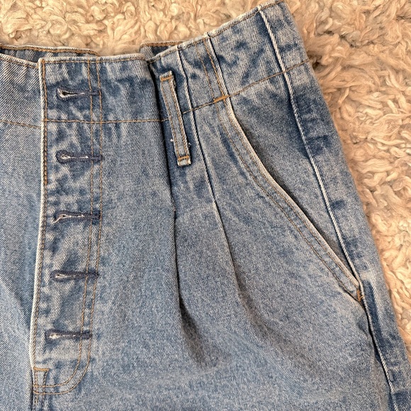 Abercrombie & Fitch - Natural Rise Short - Paper-bag Waist Button Front Denim - Picture 8 of 10